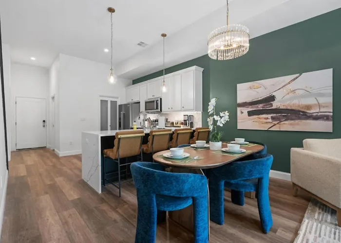Stunning Penthouse Double King On Butler Street With Rooftop Deck And Free Off Street Parking Pittsburgh