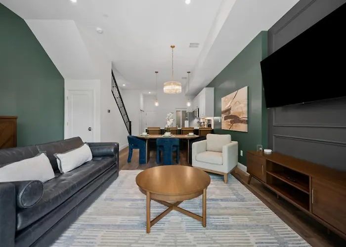 Stunning Penthouse Double King On Butler Street With Rooftop Deck And Free Off Street Parking * Pittsburgh