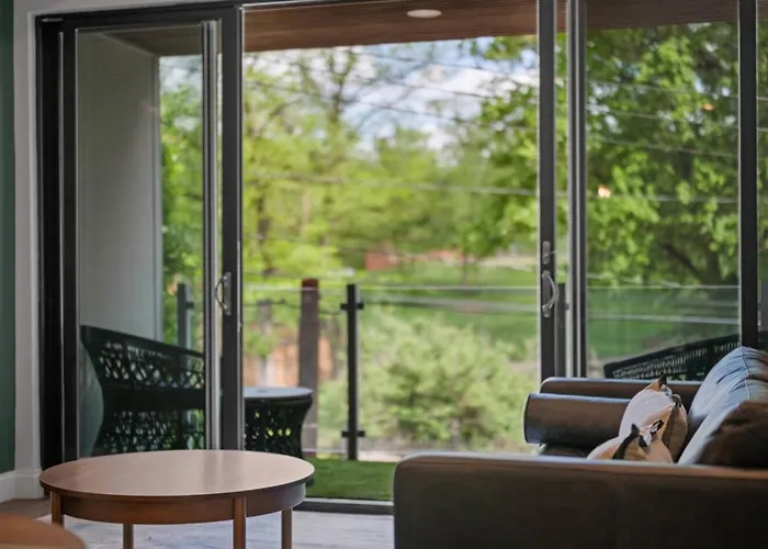 Apartment Stunning Penthouse Double King On Butler Street With Rooftop Deck And Free Off Street Parking Pittsburgh