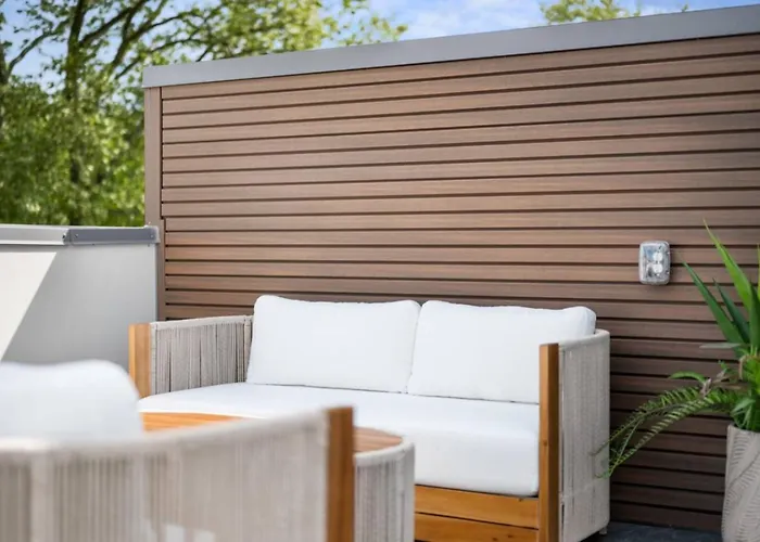 Apartment Stunning Penthouse Double King On Butler Street With Rooftop Deck And Free Off Street Parking